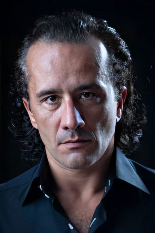 Kubilay Çamlıdağ Leyla ile Mecnun dizisi oyuncusu