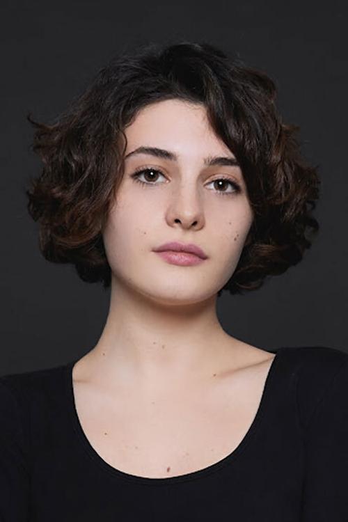 Asude Kalebek oyuncu fotoğrafı