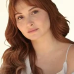 Başak Gümülcinelioğlu oyuncu fotoğrafı