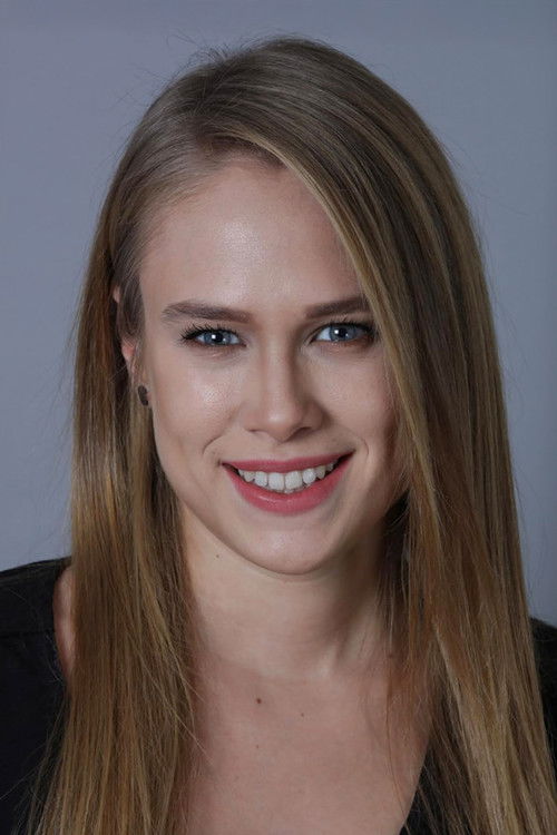 Begüm Öner oyuncu fotoğrafı