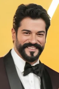 Burak Özçivit oyuncu fotoğrafı