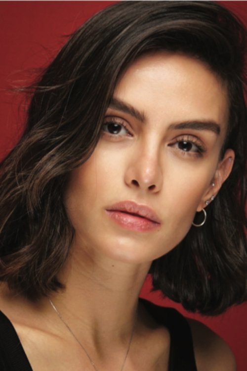 Çağla Demir oyuncu fotoğrafı