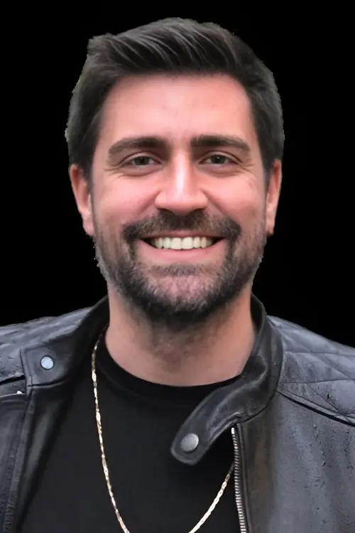 Çağlar Ertuğrul oyuncu fotoğrafı