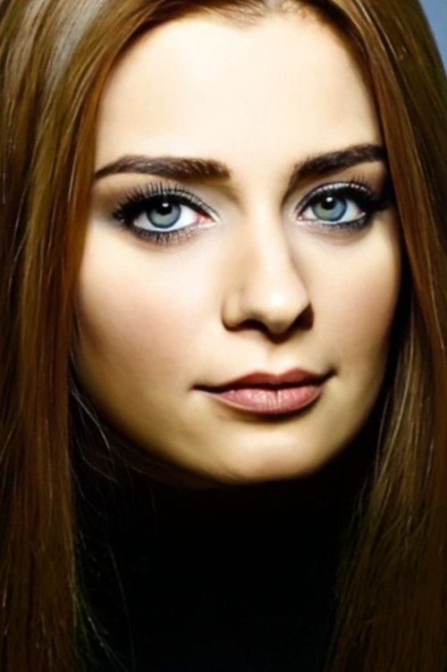 Damla Debre oyuncu fotoğrafı