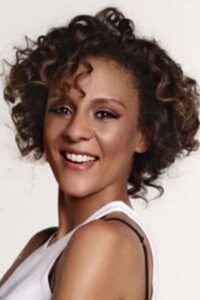 Defne Joy Foster Selena dizisi oyuncusu