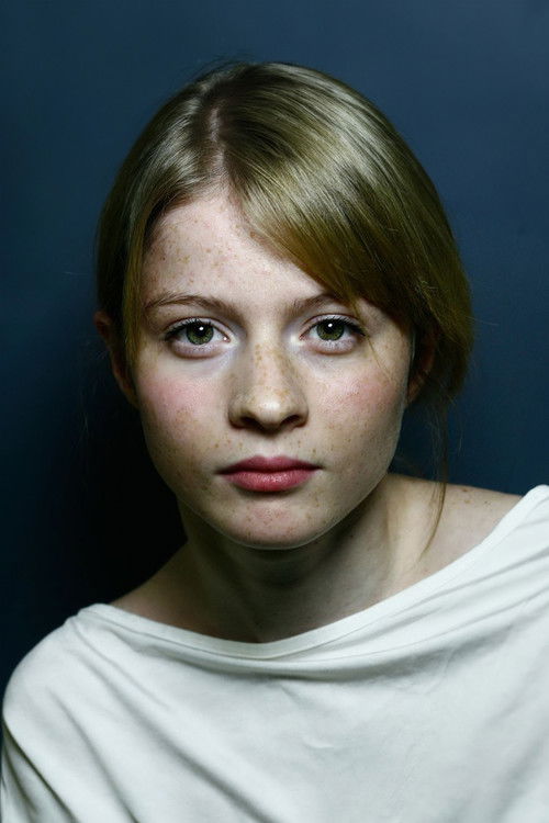 Ecem Uzun oyuncu fotoğrafı