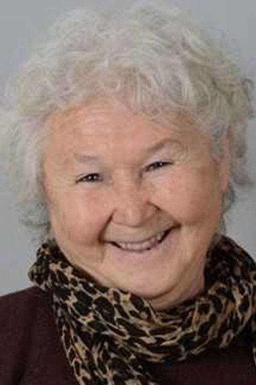 Emine Gülsüm Göznümer oyuncu fotoğrafı