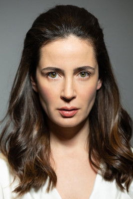 Esra Şengünalp oyuncu fotoğrafı