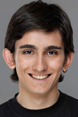 Esvet Şahin oyuncu fotoğrafı