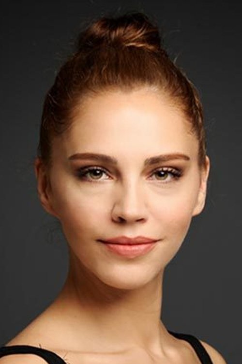 Fulden Akyürek Gizli Saklı dizisi oyuncusu