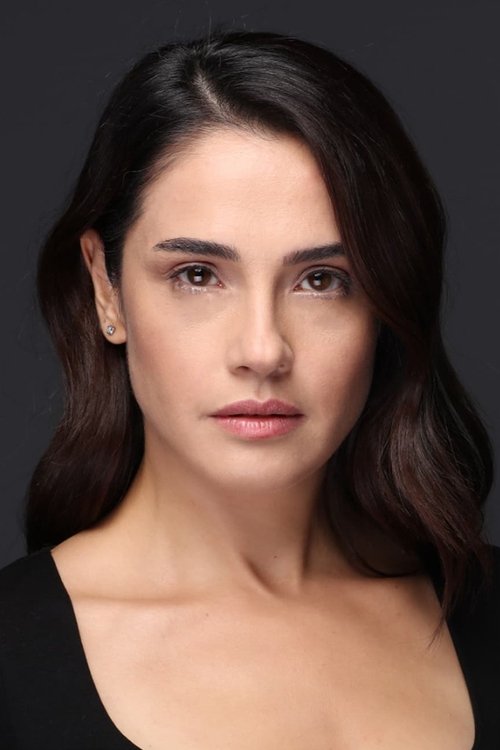 Funda Eryiğit oyuncu fotoğrafı