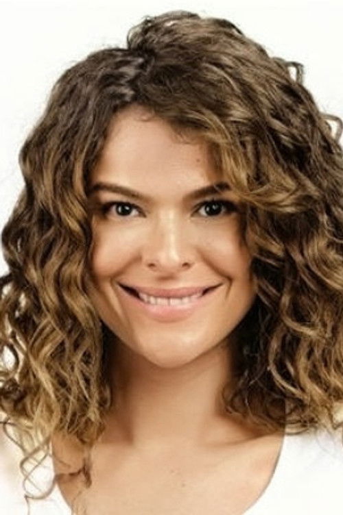 Gamze Topuz oyuncu fotoğrafı