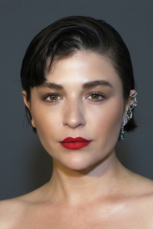 Gonca Vuslateri oyuncu fotoğrafı