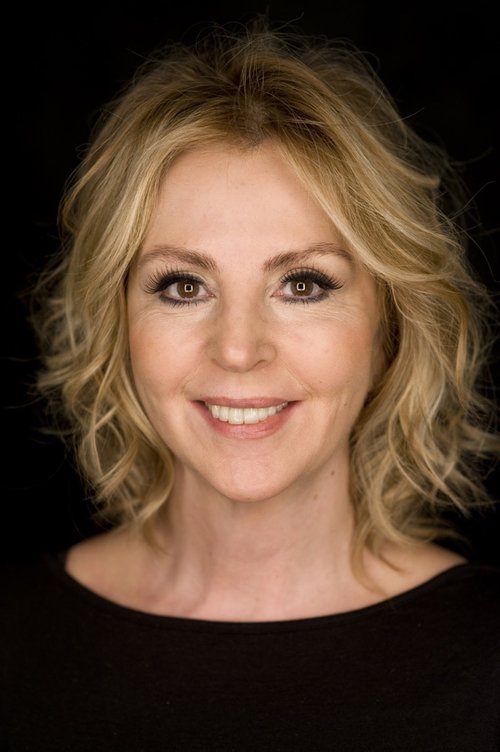 Hale Soygazi oyuncu fotoğrafı