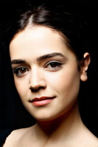 İpek Karapınar Küçük Sırlar dizisi oyuncusu