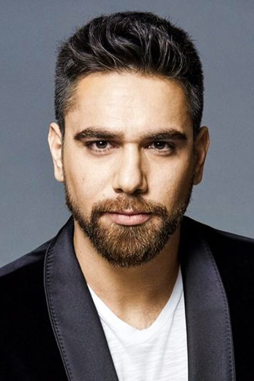 Kadir Doğulu oyuncu fotoğrafı