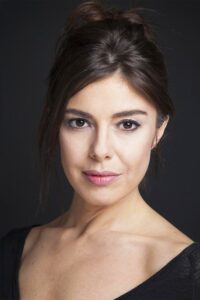 Gözde Kansu Çirkin dizisi oyuncusu