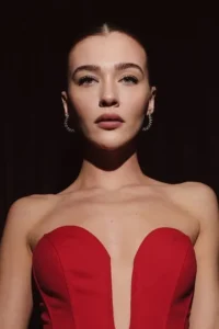 Melisa Döngel Hangimiz Sevmedik oyuncusu Melisa Döngel Hangimiz Sevmedik dizisi oyuncusu