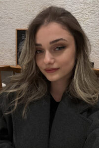 Naz Günay oyuncu fotoğrafı