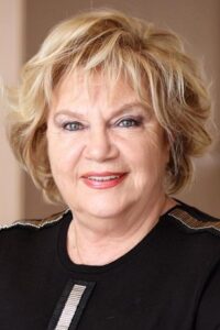 Nevra Serezli Sihirli Annem dizisi oyuncusu