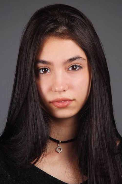 Nilsu Yılmaz oyuncu fotoğrafı