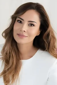 Özlem Conker Bahar Dalları dizisi oyuncusu