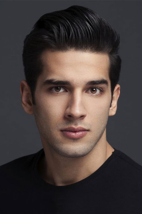 Baran Bölükbaşı Çirkin dizisi oyuncusu