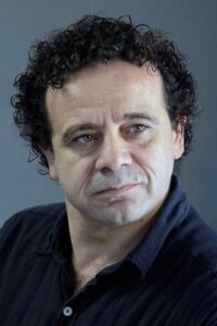 Reha Özcan Üç Kız Kardeş dizisi oyuncusu