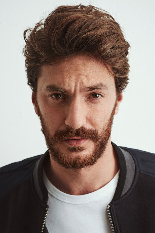 Sarp Can Köroğlu oyuncu fotoğrafı