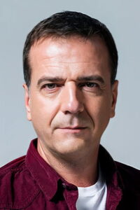 Tayfun Erarslan Üç Kız Kardeş oyuncusu Tayfun Erarslan Üç Kız Kardeş dizisi oyuncusu