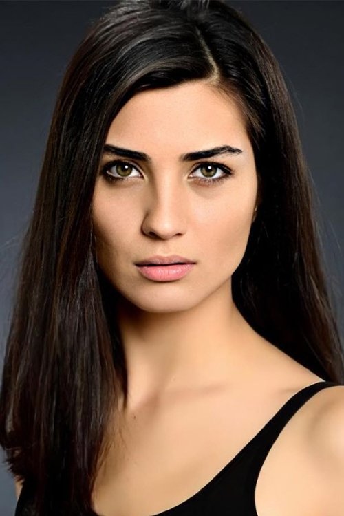 Tuba Büyüküstün oyuncu fotoğrafı