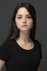 Derya Pınar Ak Çirkin dizisi oyuncusu