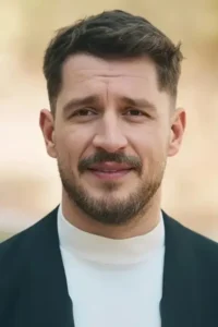 Uraz Kaygılaroğlu Pis Yedili dizisi oyuncusu