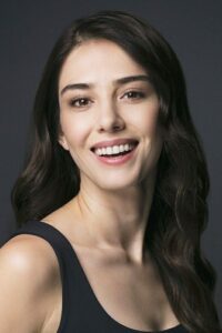 Özge Gürel Kiraz Mevsimi dizisi oyuncusu