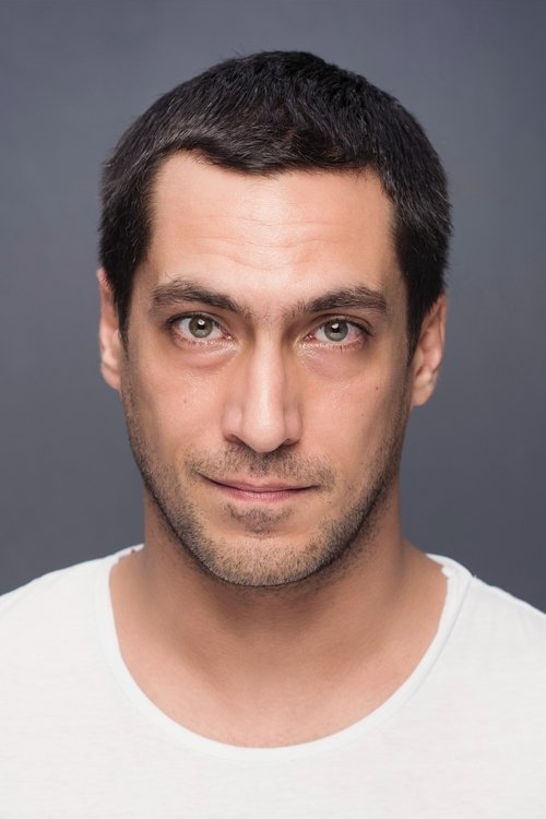 Berk Hakman Duy Beni dizisi oyuncusu