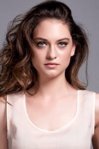 Elifcan Ongurlar Leyla ile Mecnun dizisi oyuncusu