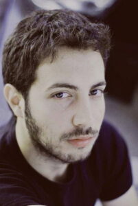 Yiğit Yapıcı Bir Küçük Gün Işığı oyuncusu Yiğit Yapıcı Bir Küçük Gün Işığı dizisi oyuncusu