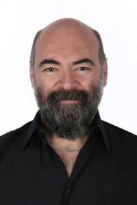 Yıldırım Fikret Urağ Küçük Sırlar dizisi oyuncusu