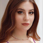 Zeynep Özkaya oyuncu fotoğrafı