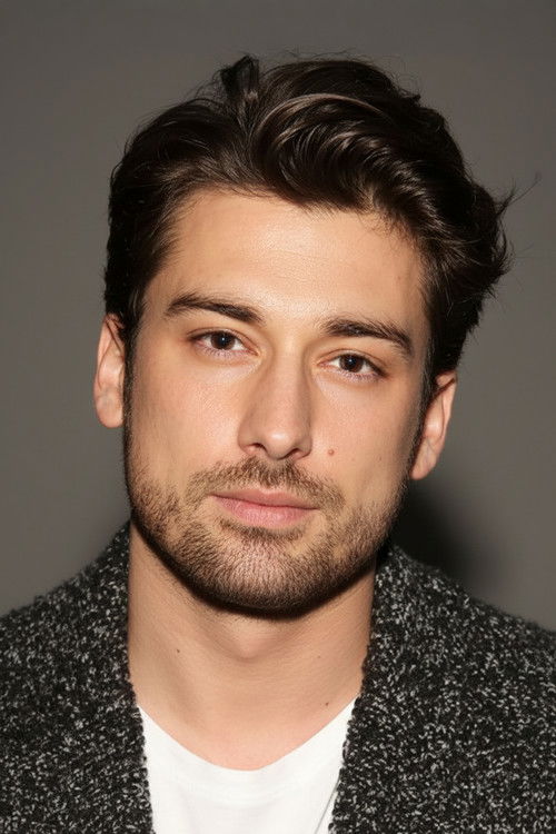 Alp Navruz oyuncu fotoğrafı