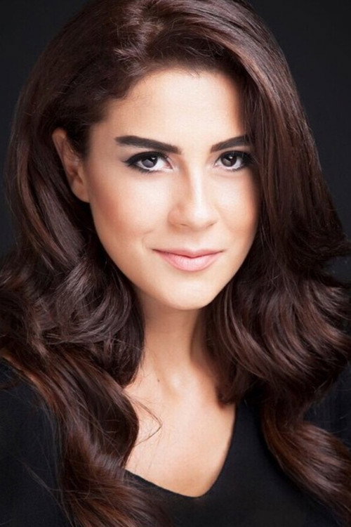 Asena Tuğal oyuncu fotoğrafı