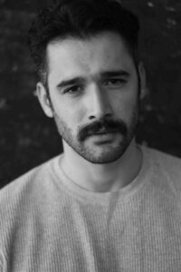 Asir Gündoğdu Bay Yanlış dizisi oyuncusu