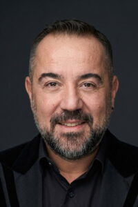 Ata Demirer Dadı dizisi oyuncusu