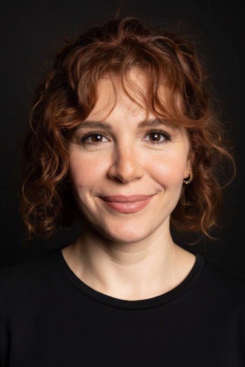 Aylin Kontente oyuncu fotoğrafı