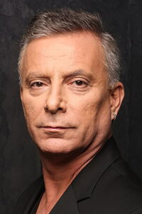 Aziz Sarvan Fatmagül’ün Suçu Ne? dizisi oyuncusu