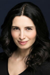 Başak Sayan Yaprak Dökümü dizisi oyuncusu