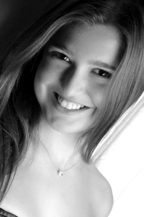 Beliz Aksoy oyuncu fotoğrafı