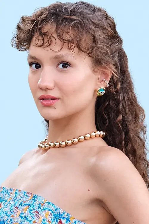Berra Ahsen Uslu oyuncu fotoğrafı