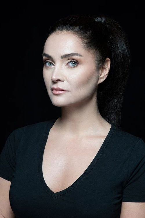 Betül Şahin oyuncu fotoğrafı