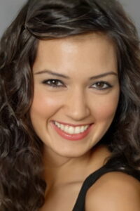 Billur Yazgan Acemi Cadı dizisi oyuncusu